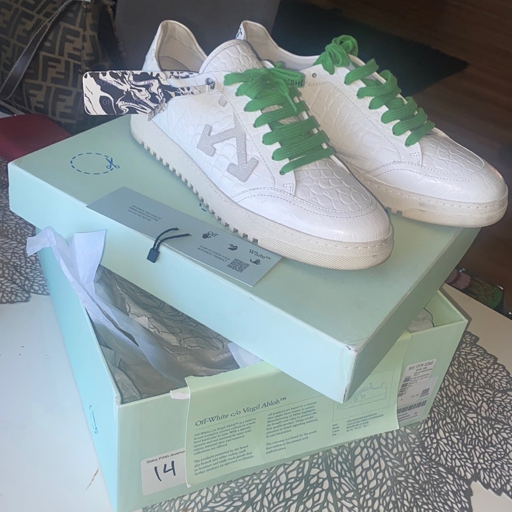 OFF-WHITE Auth Sneakers💯